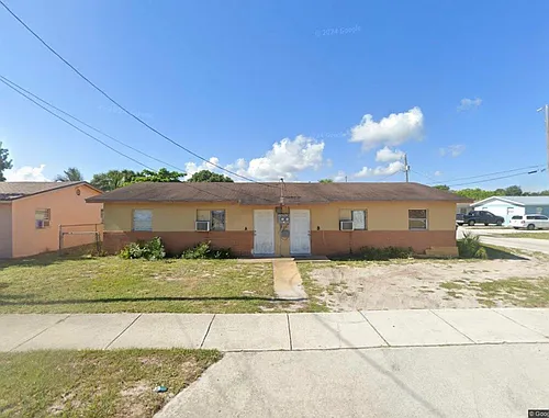 1513 Avenue O Photo 1