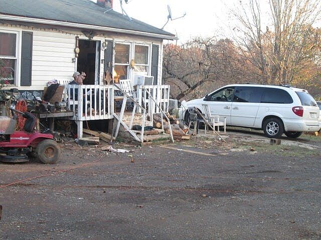 2nd image of 128 Hampton Cir