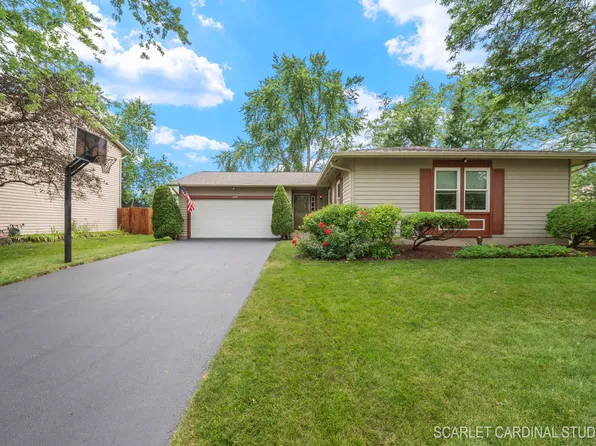 2475 Lincolnwood Ct, Aurora, IL 60504