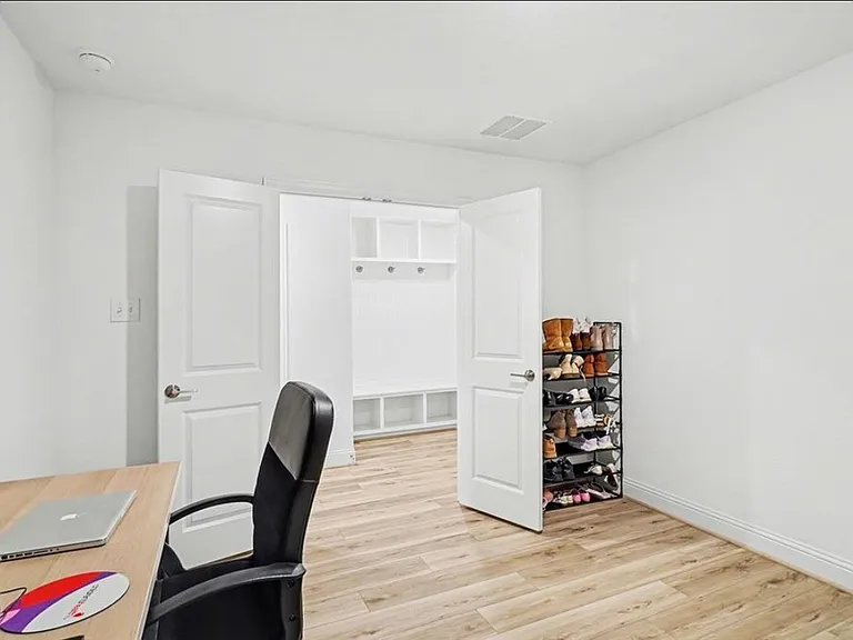 213 Settlers Way — Photo 7