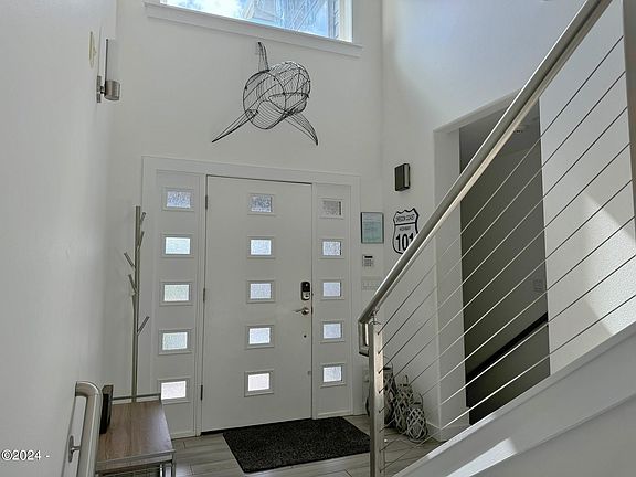 4th image of 5018 NW Jetty Ave