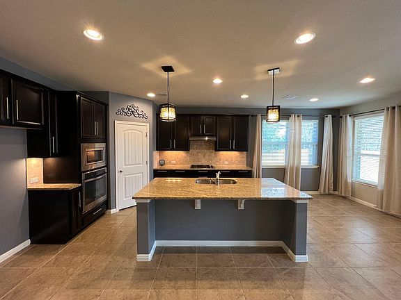 4th image of 608 Purtis Creek Ln