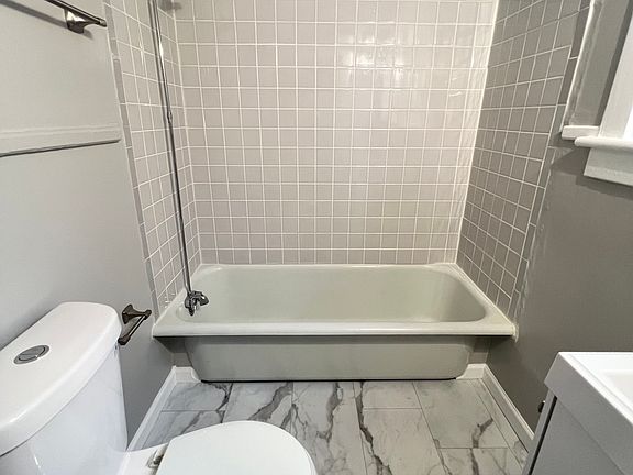 5th image of 1411 Leigh St APT 5B