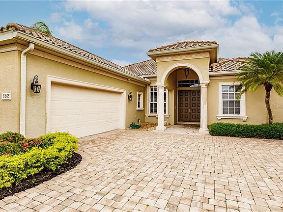 3rd image of 8865 Enclave Ct