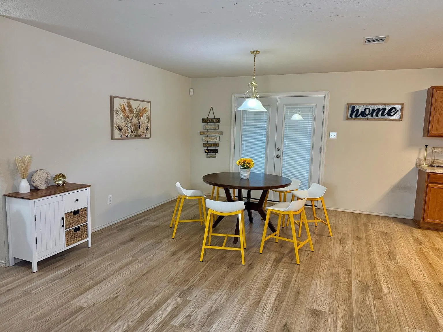 2817 Maegen Cir — Photo 3