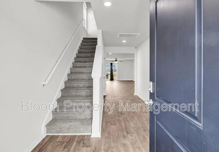 440 White Scallop Way — Photo 4