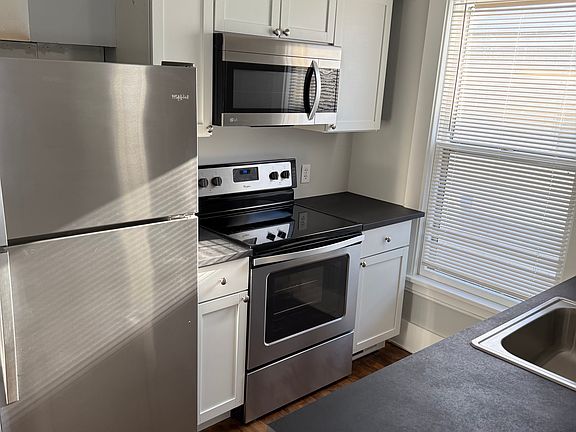 5th image of 1042 19th Ave SE Unit 1