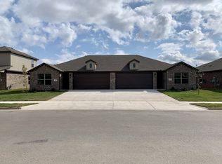 451 Red Robin St, Centerton, AR 72713