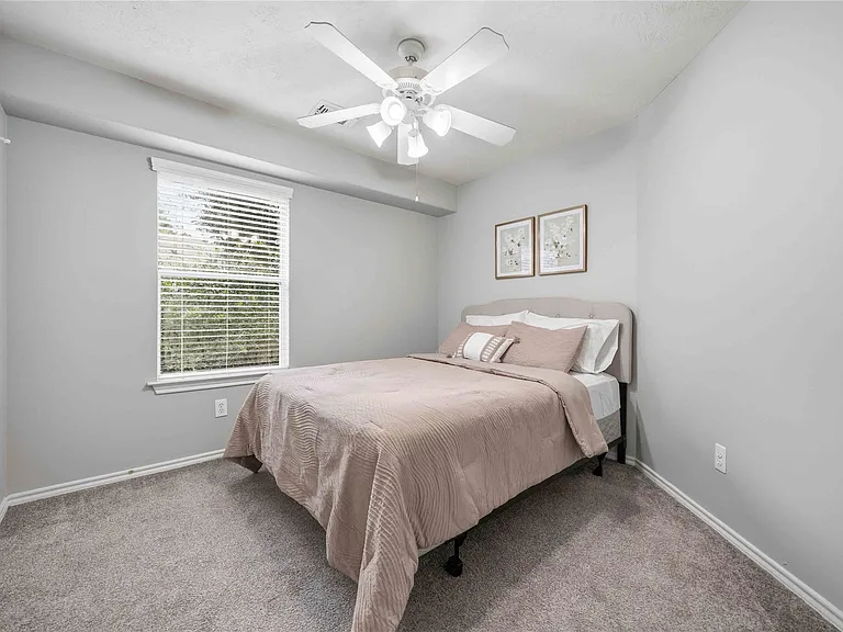71 Summerhaze Cir — Photo 16