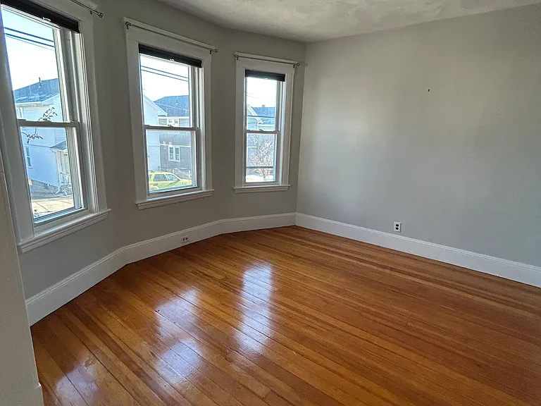 19 Oakland St #17 — Photo 9