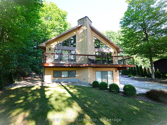 2nd image of 9 Carson Lake Cres