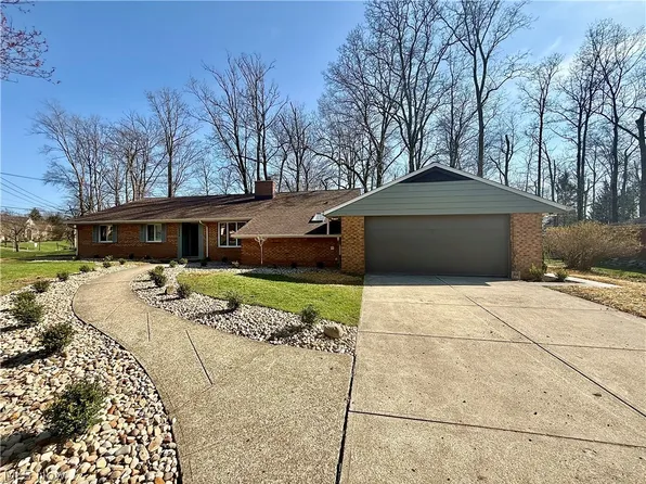 24270 Hermitage Rd, Shaker Heights, OH 44122