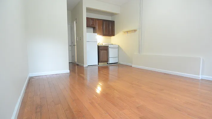 Rented by City Connections Realty | media 2