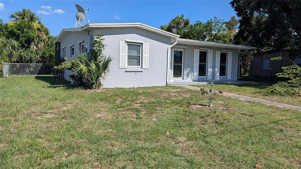 2 bed, 1.0 bath, 1056 sqft, $1,500 — Photo 2
