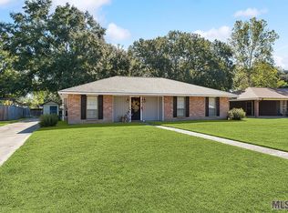 940 Willow Brook Ave, Denham Springs, LA 70726