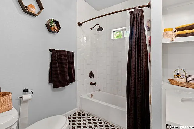 903 Potomac — Photo 11