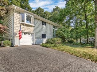 5 Robert Martin Blvd, Mahopac, NY 10541