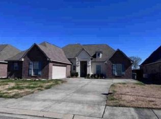 107 Brianna Ln, Broussard, LA 70518