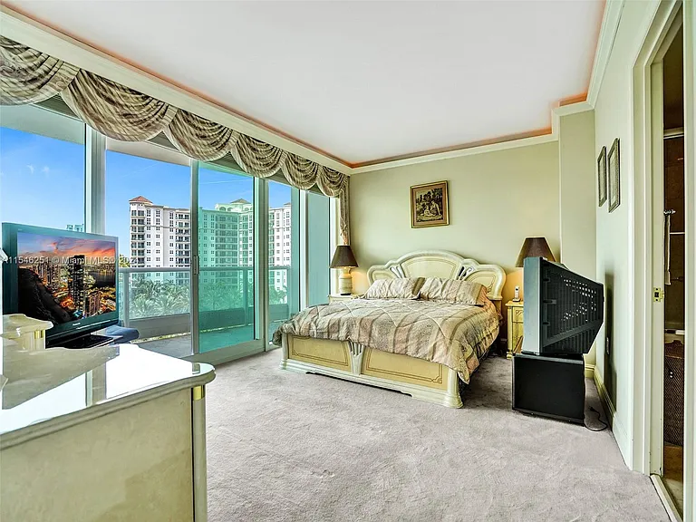 199 Ocean Lane Dr #901 — Photo 26