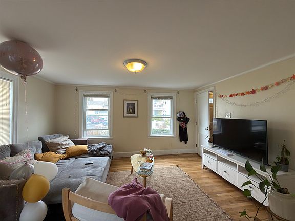3rd image of 28 Linden Ave #1A-201