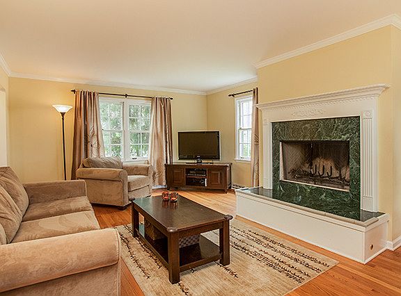 2nd image of 183 Kenilworth Ave