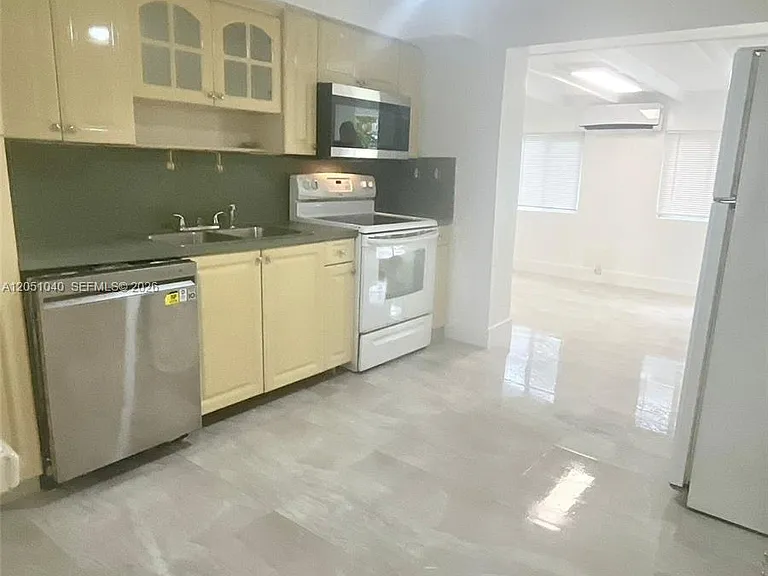 116 Edmund Rd — Photo 8