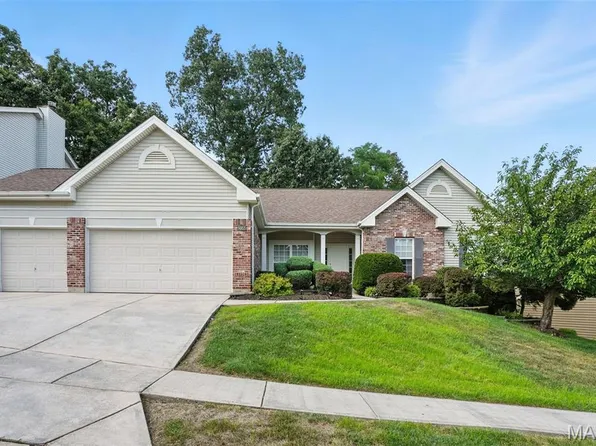 5065 Romaine Spring Dr, Fenton, MO 63026