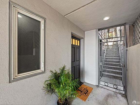 2nd image of 1009 Carolina St