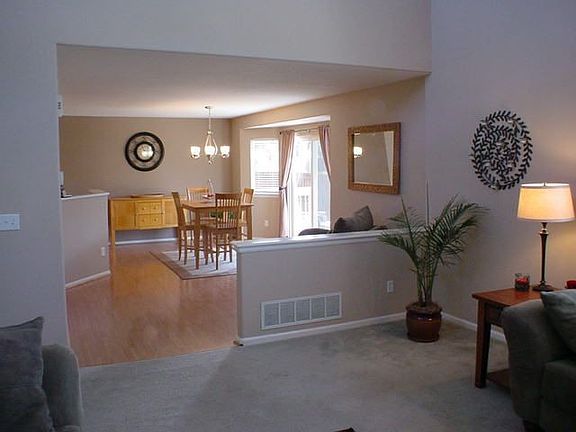 3rd image of 736 Whispering Oak Dr