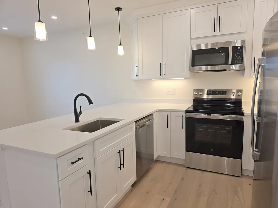 442 Main St #5