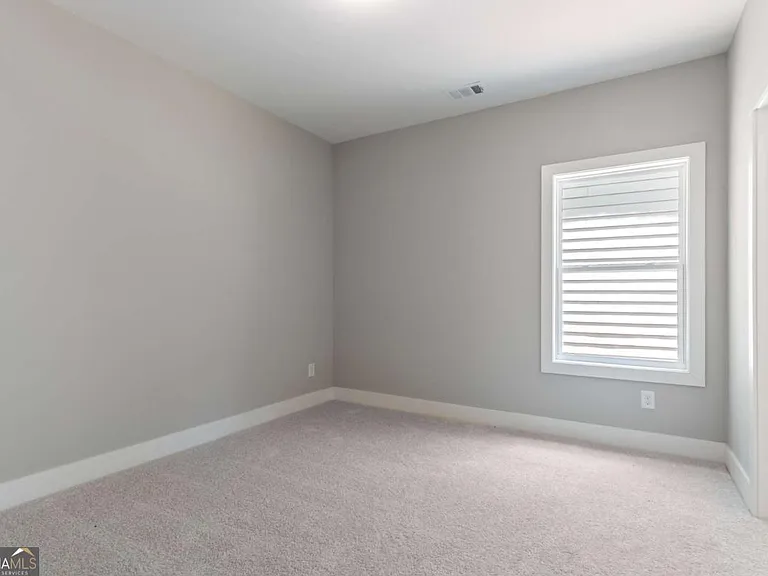 380 Ansley Dr — Photo 20