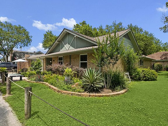 2nd image of 2102 Casa Rio Cir