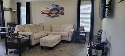 4th image of 3108 SE 27TH Street