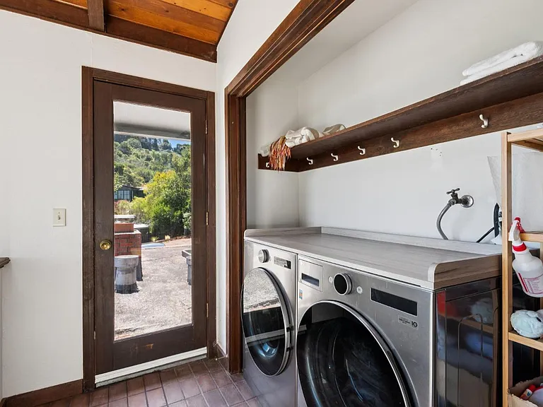 4350 Paradise Dr — Photo 23