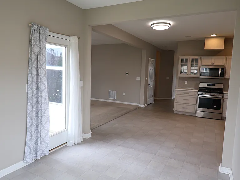 1899 Lakecrest Dr — Photo 24