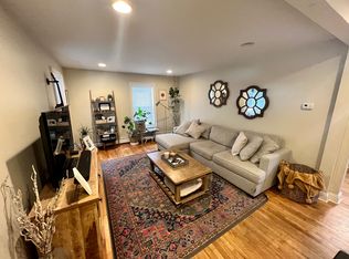 30 Thorpe St, Fairfield, CT 06824