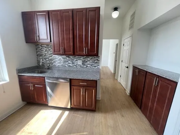 2823 N Central Park Ave APT 1R, Chicago, IL 60618