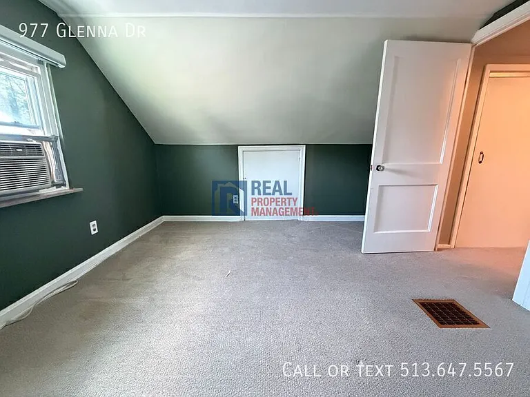 977 Glenna Dr — Photo 14