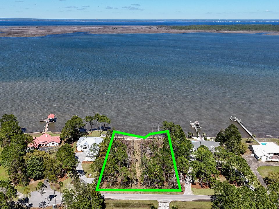 1st image of 24 Woodland Bayou Dr