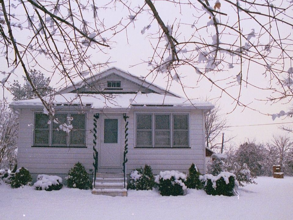 2nd image of 31 Woodstown Daretown Rd