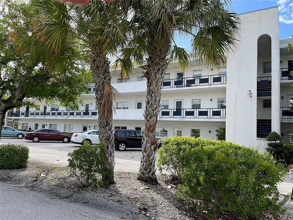 1st image of 100 El Camino Dr APT 111