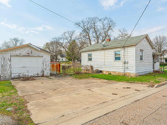 3rd image of 405 5th St