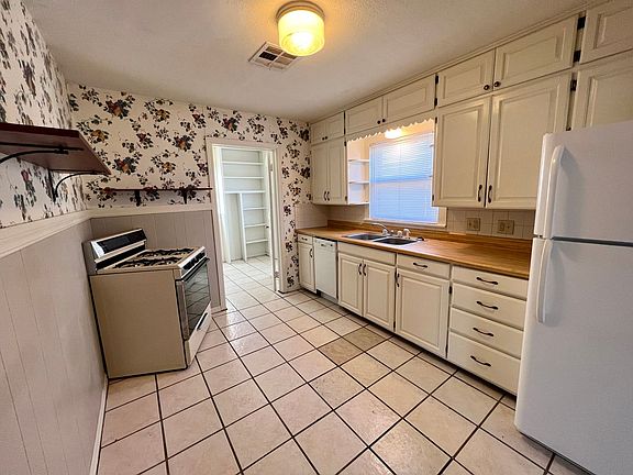 3rd image of 110 Bridlewood