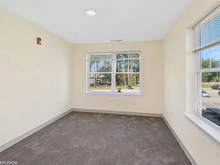 Clark Brook Apartments — Photo 33