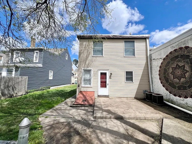 304 Dorrance St #B — Photo 11