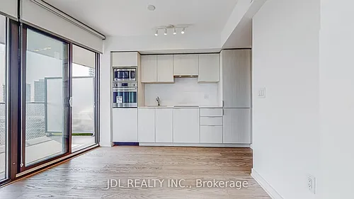 11 Wellesley St W Photo 1