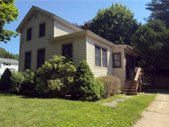 229 E 5th St, Oswego, NY 13126