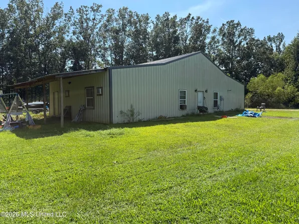 154 Front St, Burnsville, MS 38833