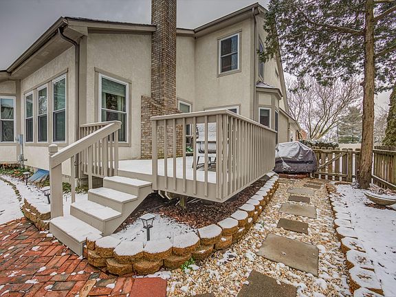 5th image of 380 Windemere Dr