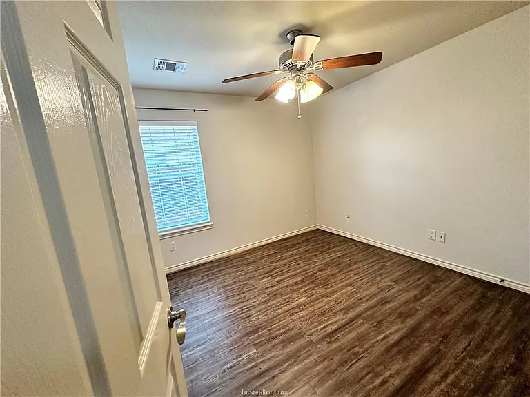 914 Crystal Dove Ave — Photo 16